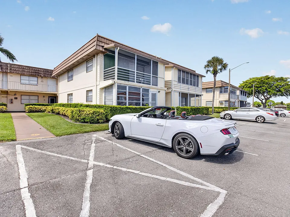 65 Saxony Cir #65-B