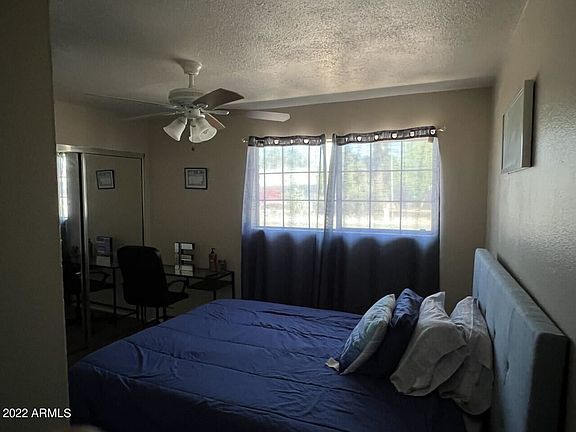 3rd image of 4809 W Paradise Dr