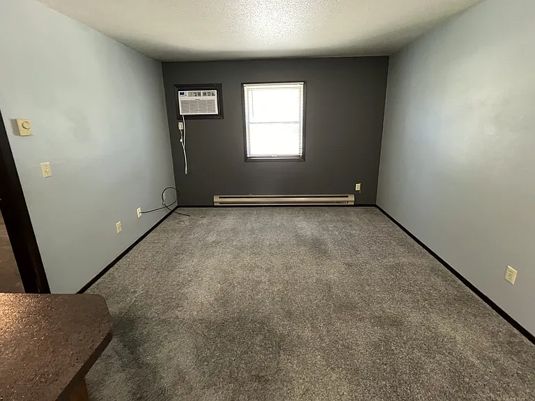 723 S Congress St — Photo 3