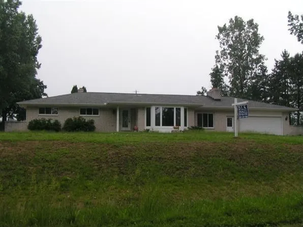 1700 Madeline Dr, Lapeer, MI 48446