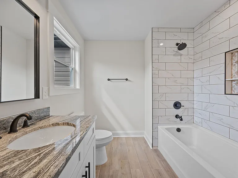 387 Lake Farm Dr — Photo 3