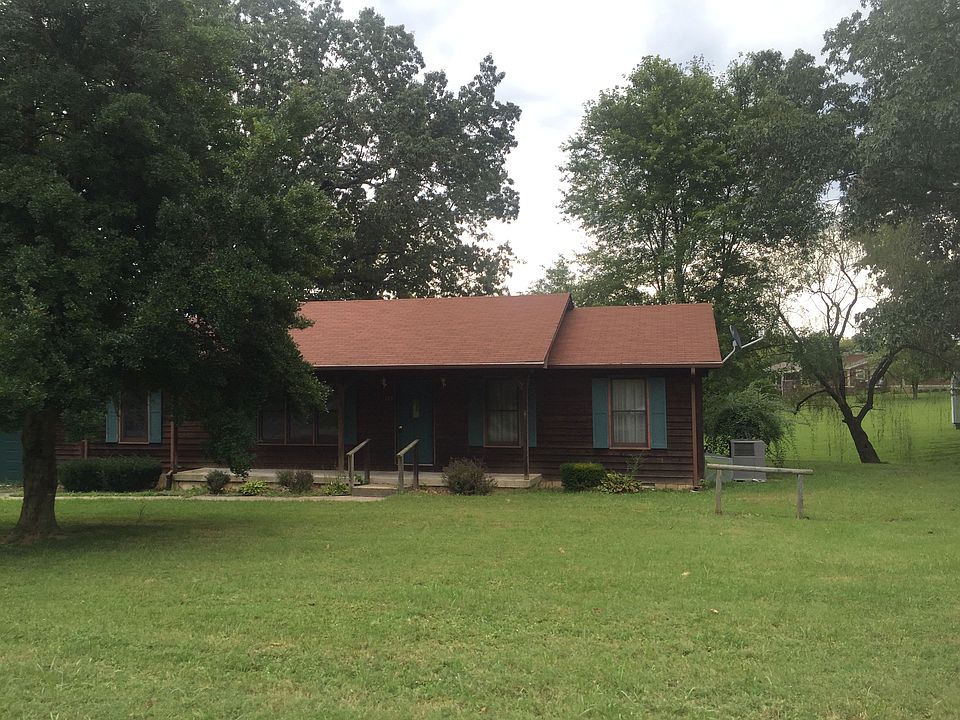 1st image of 128 Pine Dr