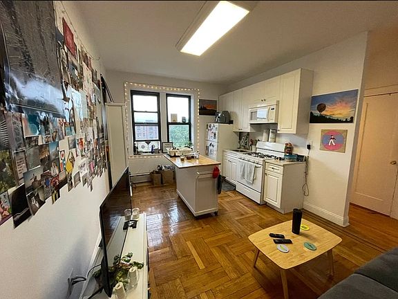 3rd image of 89 Crooke Ave APT 6D