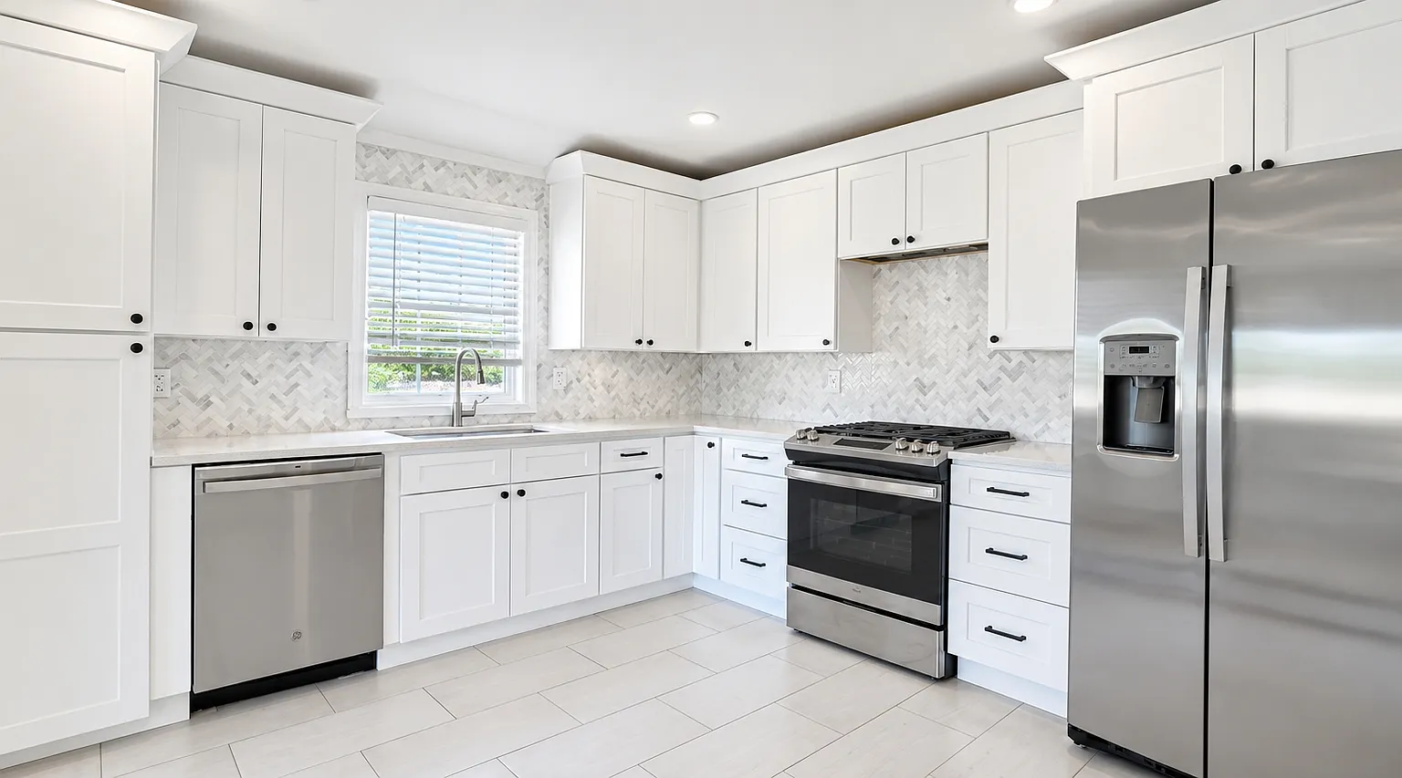 3 bed, 2600 sqft, $3,400 — Photo 4