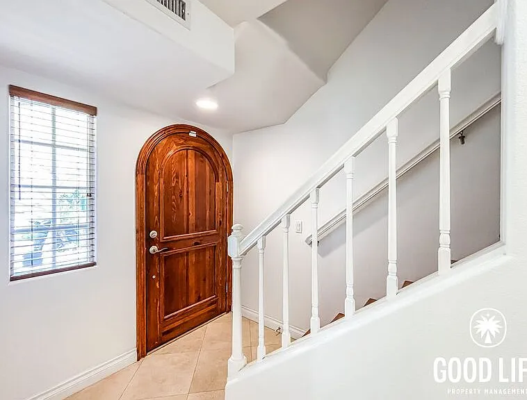 4313 Cleveland Ave — Photo 2