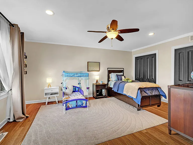 Berkhansted Ct — Photo 28