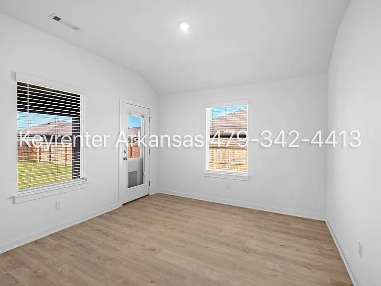 1071 Emerald St — Photo 13