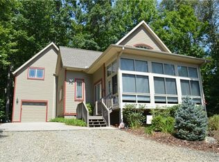 206 Berry Hill Dr, Mars Hill, NC 28754