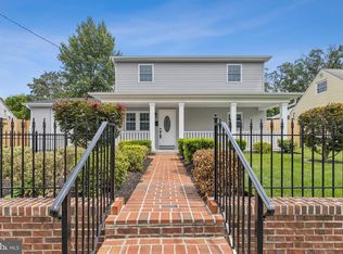 186 Lambert Dr, Manassas Park, VA 20111