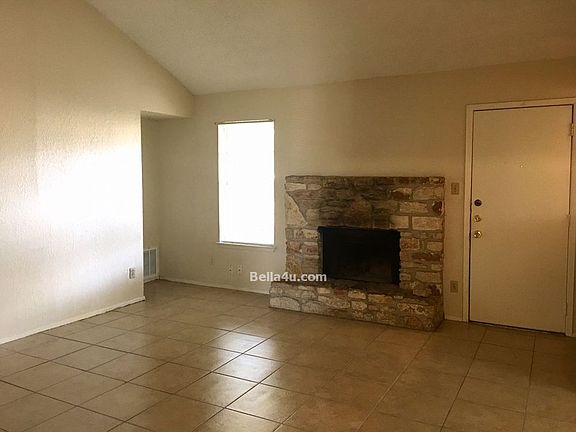 4th image of 818B Sirocco Dr