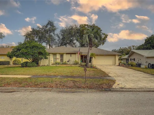 1319 Glengarry Dr, Palm Harbor, FL 34684