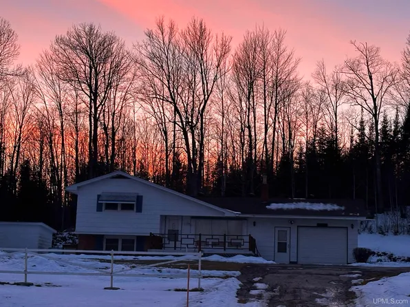 7539 M 95, Republic, MI 49879