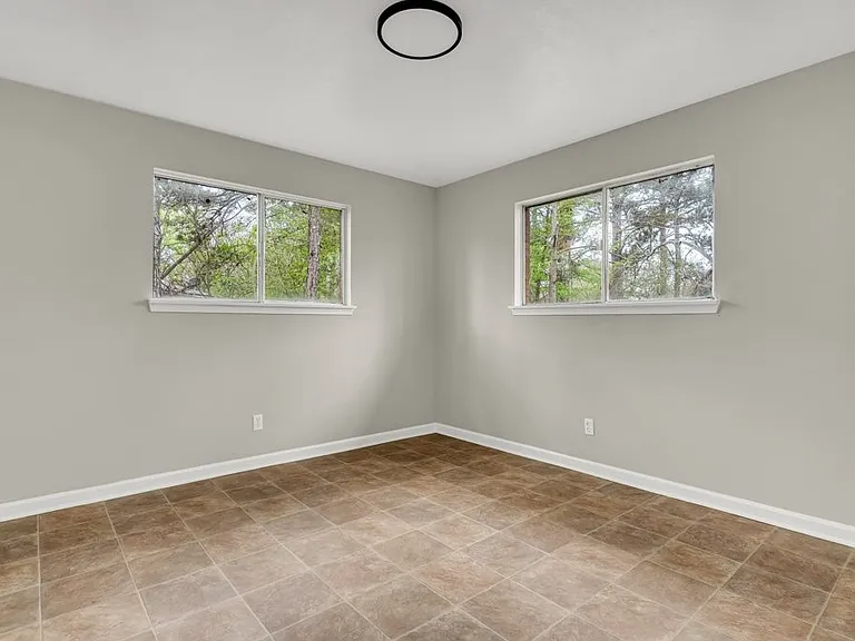 805 Spruce St — Photo 8