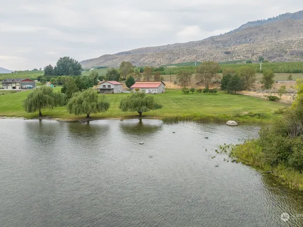 1105 Washington Avenue, Chelan Falls, WA 98817