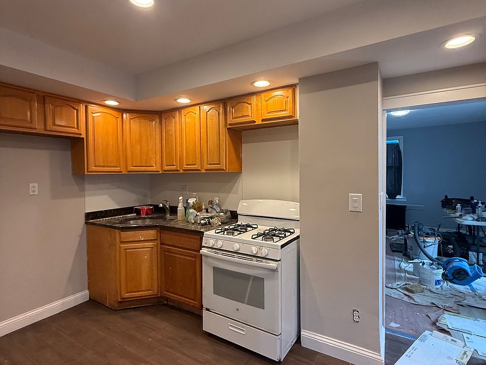 1st image of 140 Brighton Ave Floor 1