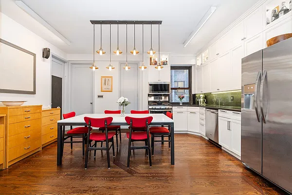 Sold by Sotheby's International Realty | media 3