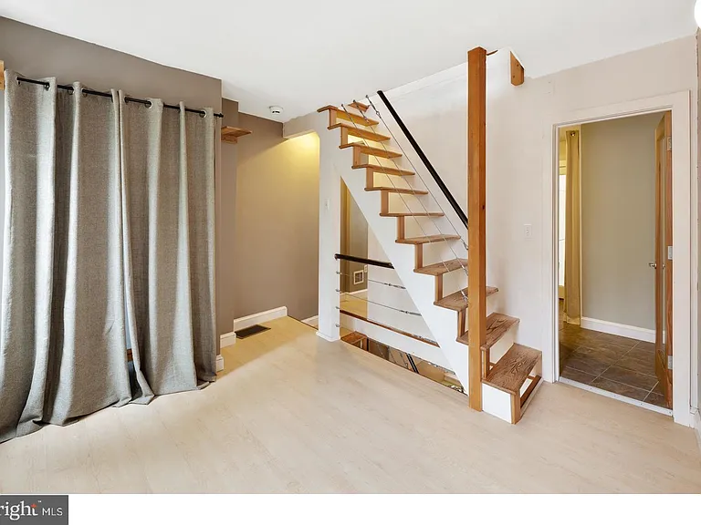 1010 New Market St — Photo 3