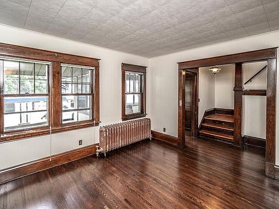 2nd image of 216 Cretin Ave N #1
