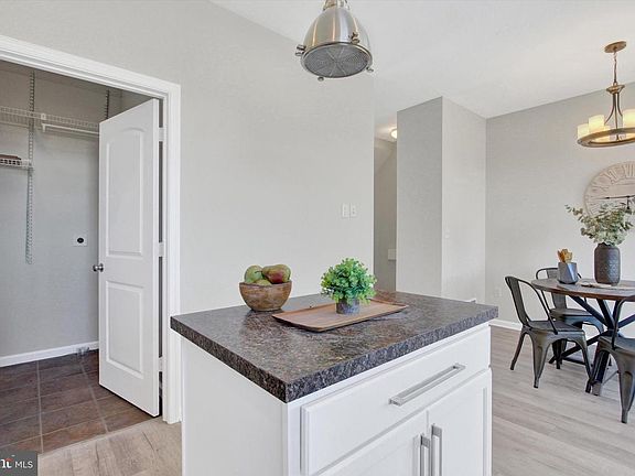 4th image of 1229 Ledge Dr