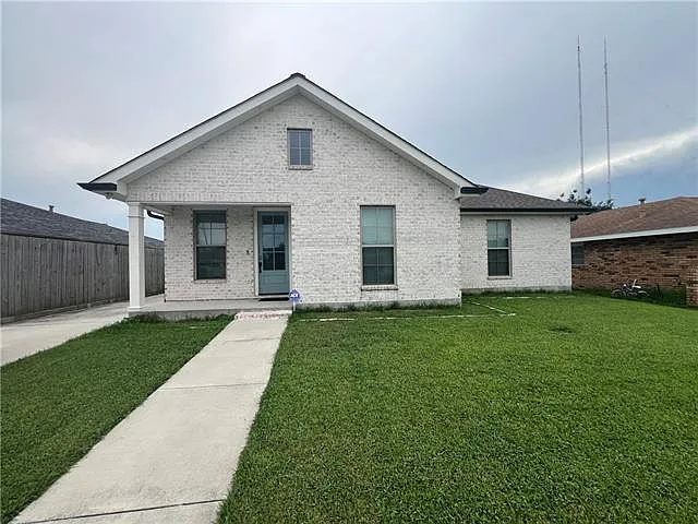 3708 Veronica Dr — Photo 1