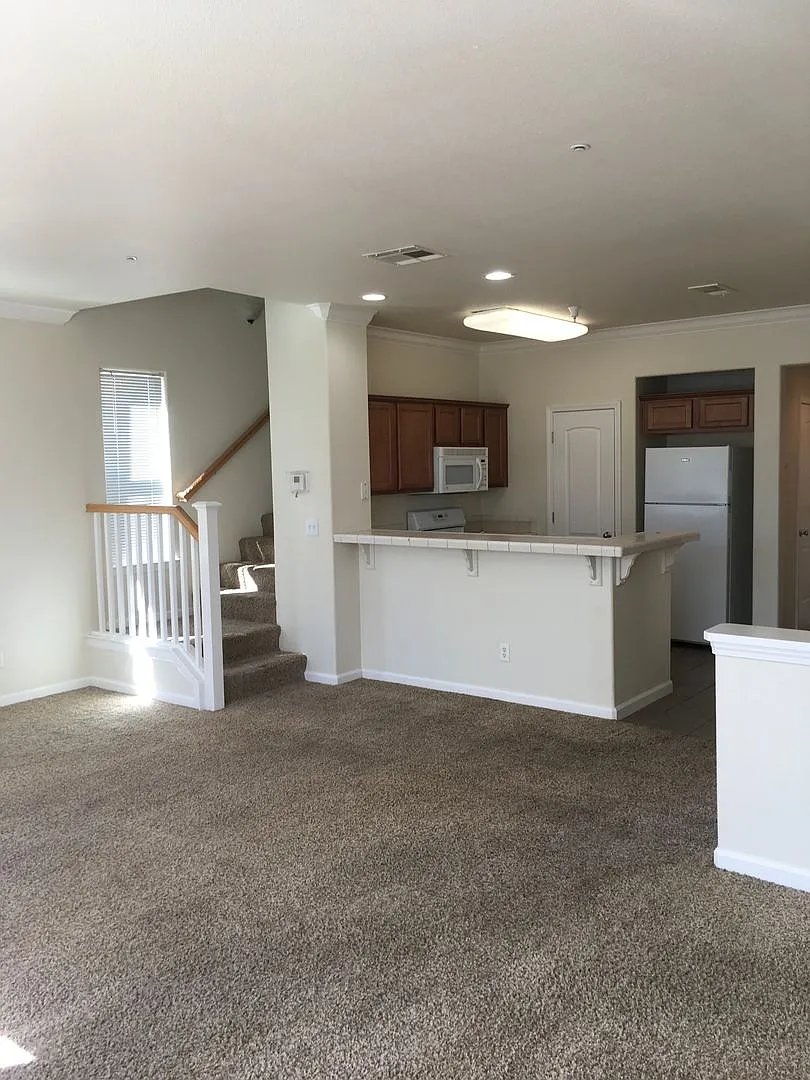 3 Bedroom in Shasta View Gardens — Photo 4