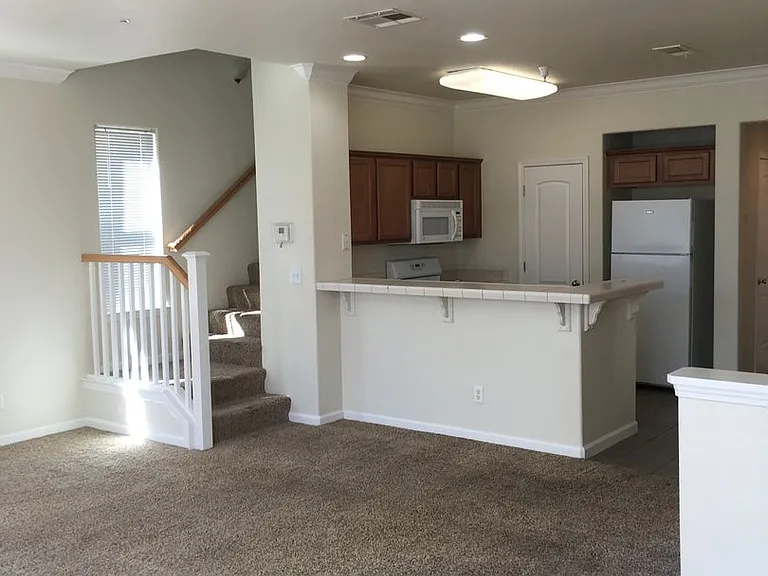 2151 Vienna Way — Photo 4