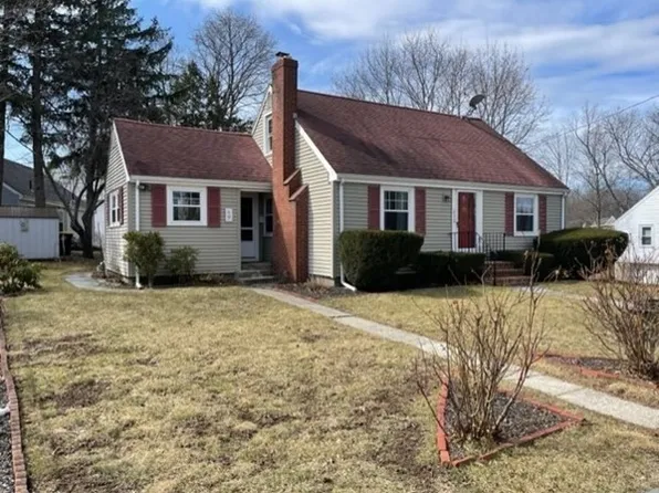 23 Off Station St, Weymouth, MA 02189