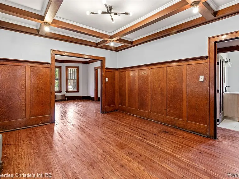 4571 Vancouver St — Photo 4