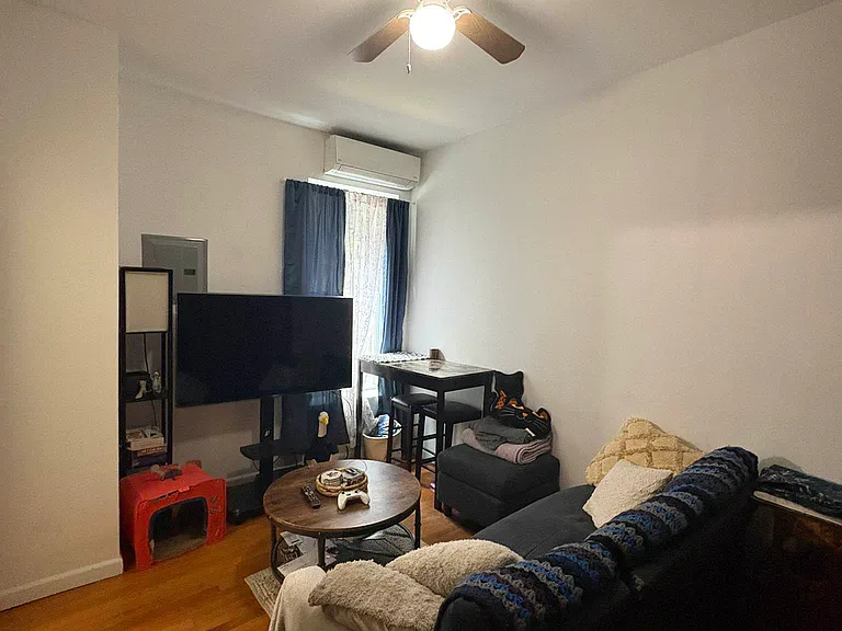 716 Franklin Ave #1A — Photo 4