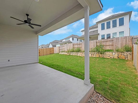 5th image of 216 Crescent Heights Dr