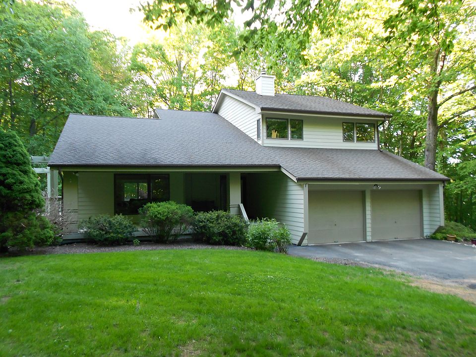 Located in Desirable Sleepy Hollow Estates