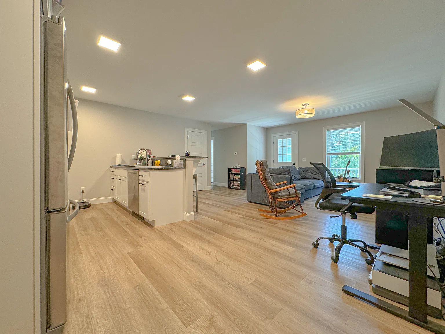3 bed, 1180 sqft, $2,975 — Photo 3