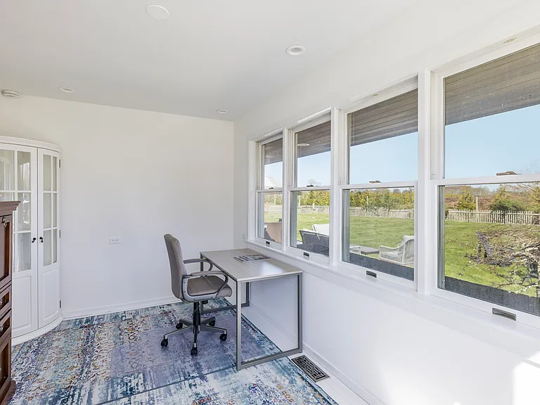 31 Wainscott Main St — Photo 13