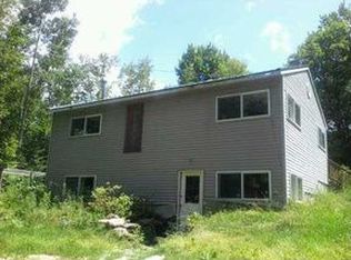 79 Hart St, Newport, ME 04953