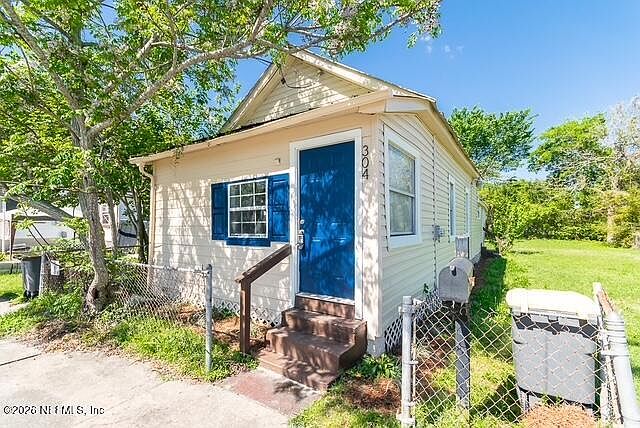 1st image of 304 GOODWIN Street