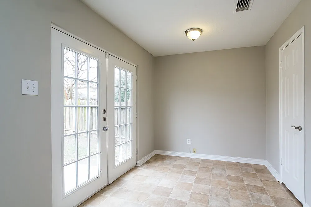 4 bed, 2.5 bath, 2152 sqft, $2,760 — Photo 4