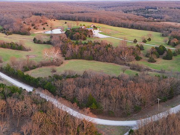 4th image of 450 E 375th Road