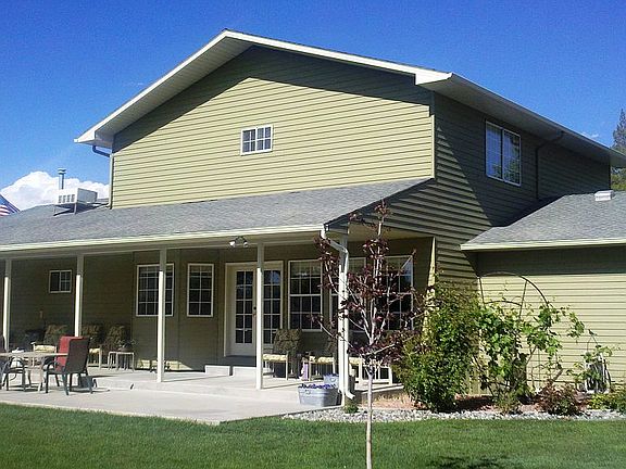 Covered concrete patio