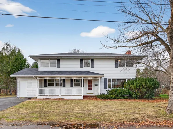40 Robinson Gardens, Lewiston, ME 04240