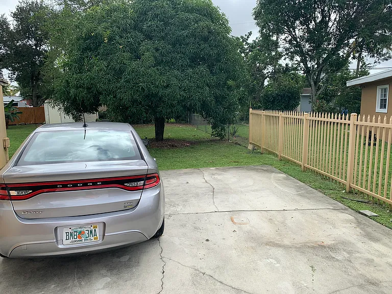 17121 NW 44th Ave — Photo 5