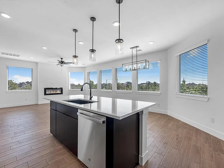 15106 Post Oak Falls Ln — Photo 3