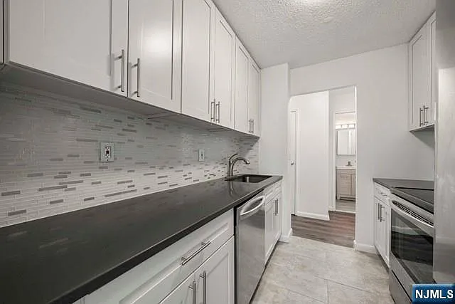 1 bed, 1.0 bath, $2,500 — Photo 2