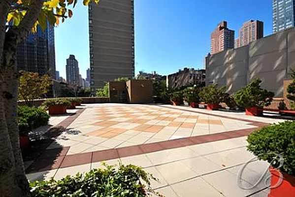 Sold by Bellmarc Realty | media 2