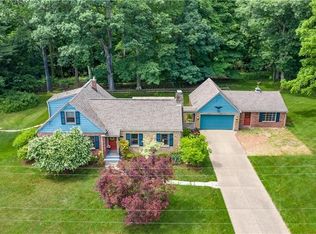 121 Sylvania Dr, Pittsburgh, PA 15236