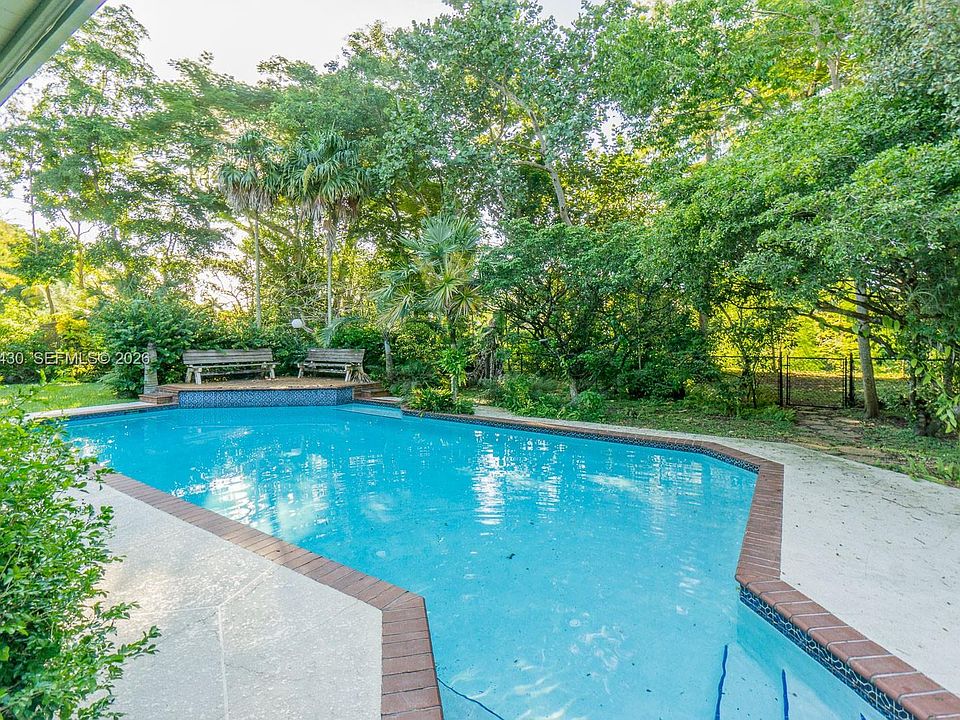 1st image of 6290 SW 86th St