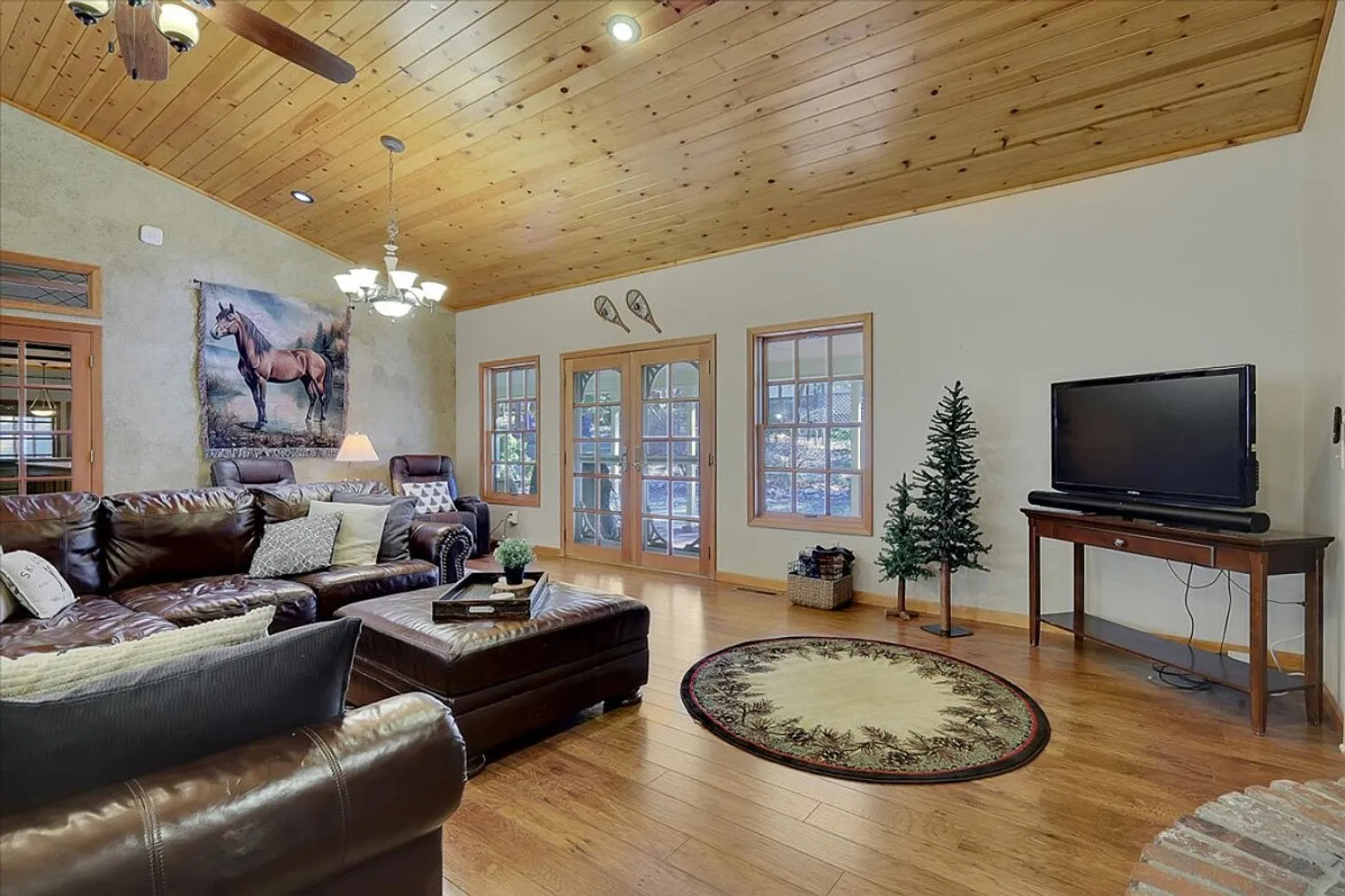 3 bed, 3.0 bath, $7,842 — Photo 3