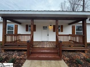 108 Oaklawn Dr, Laurens, SC 29360