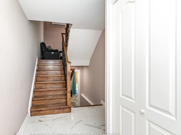 350 Camelot Ct #38 — Photo 5