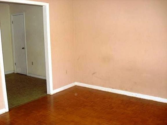 5th image of 5125 Southington Ave