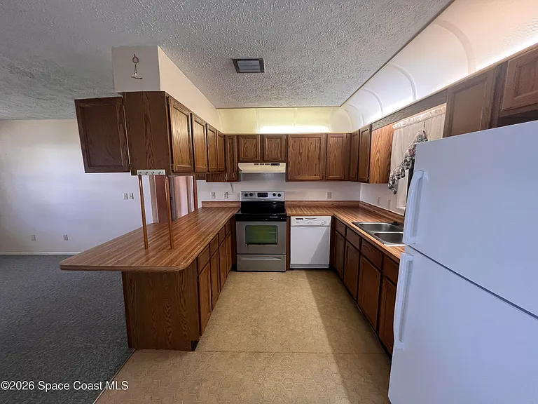 1586 Wacker Ave SE — Photo 8